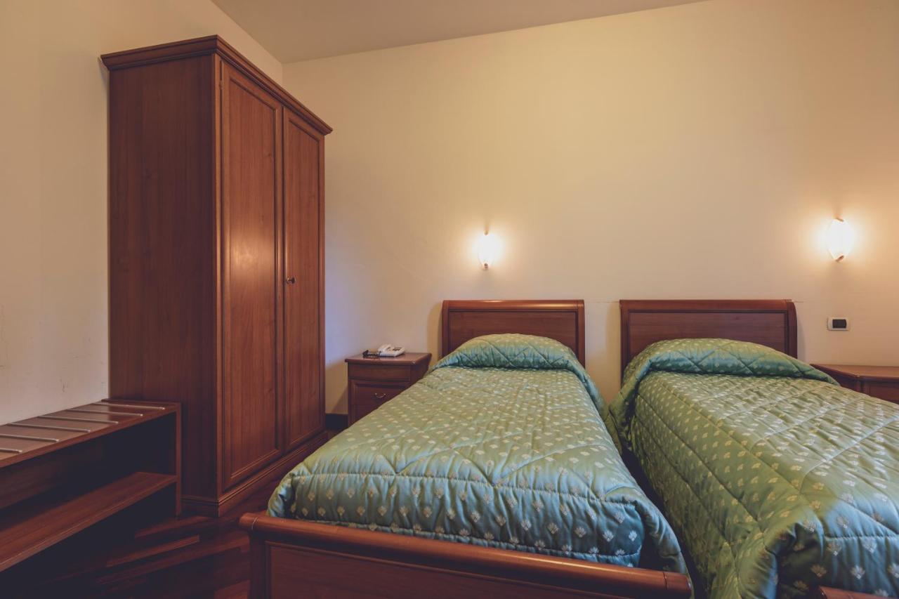 Albergo Ristorante Pasqui Rocca San Casciano Zewnętrze zdjęcie