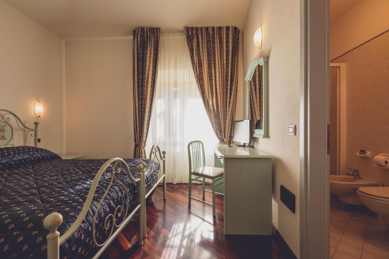Albergo Ristorante Pasqui Rocca San Casciano Zewnętrze zdjęcie